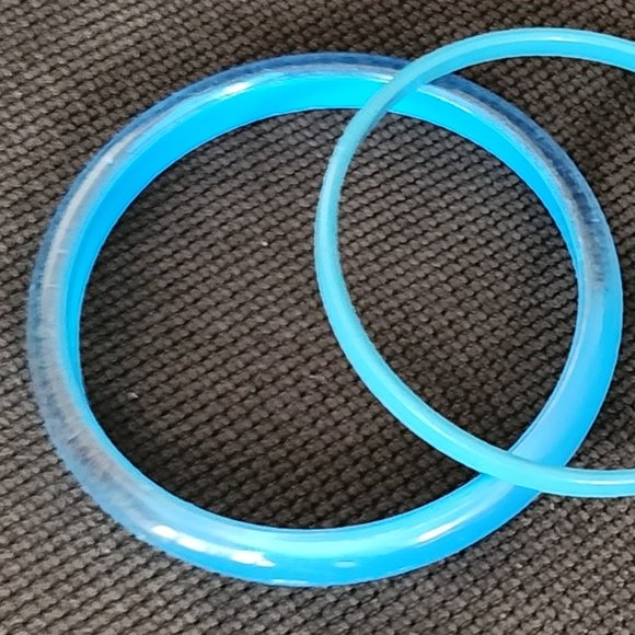 Claire's Set Of Three Blue Bangle Bracelets - Picture 4 of 7